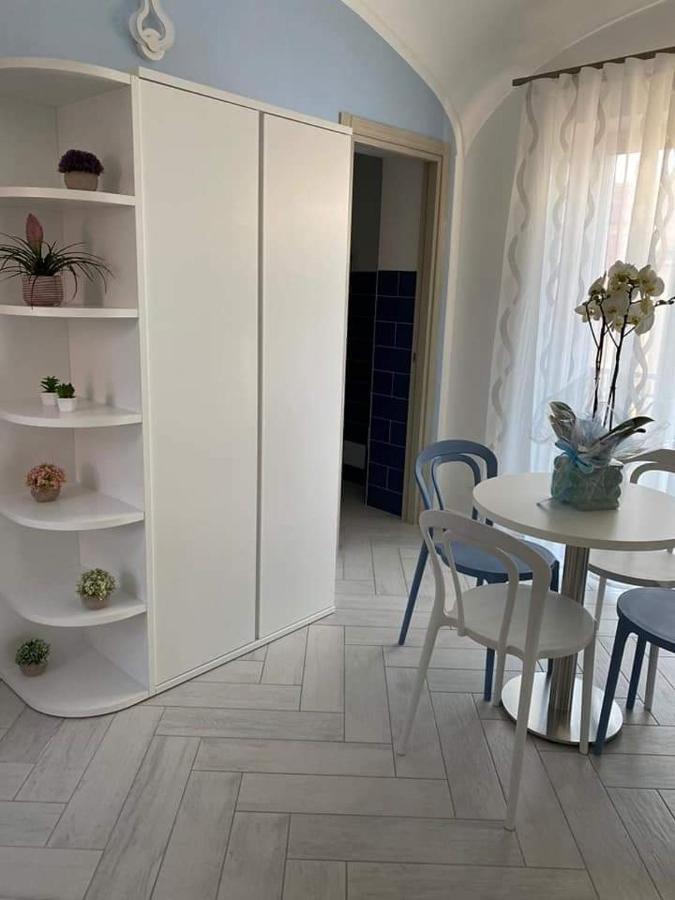 La Lingua * Procida